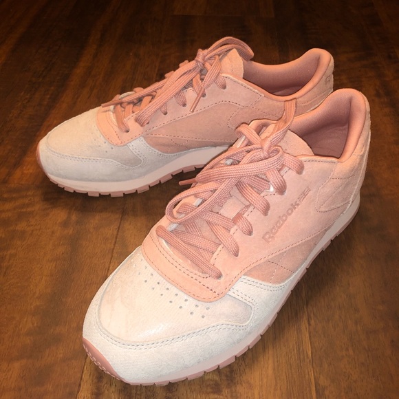 baby pink reebok classic